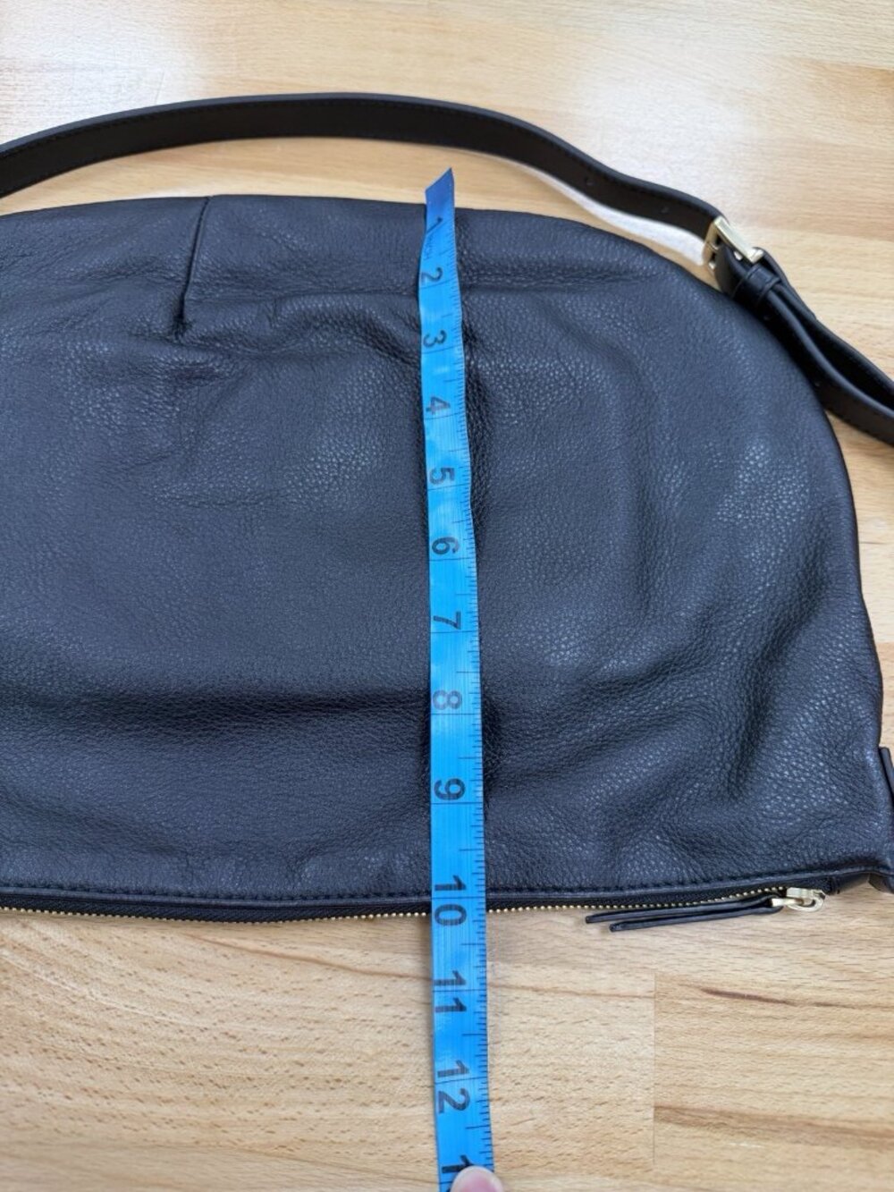 Quince Italian Leather Convertible Crescent Shoulder Bag With Crossbody Strap - Picture 14 of 16